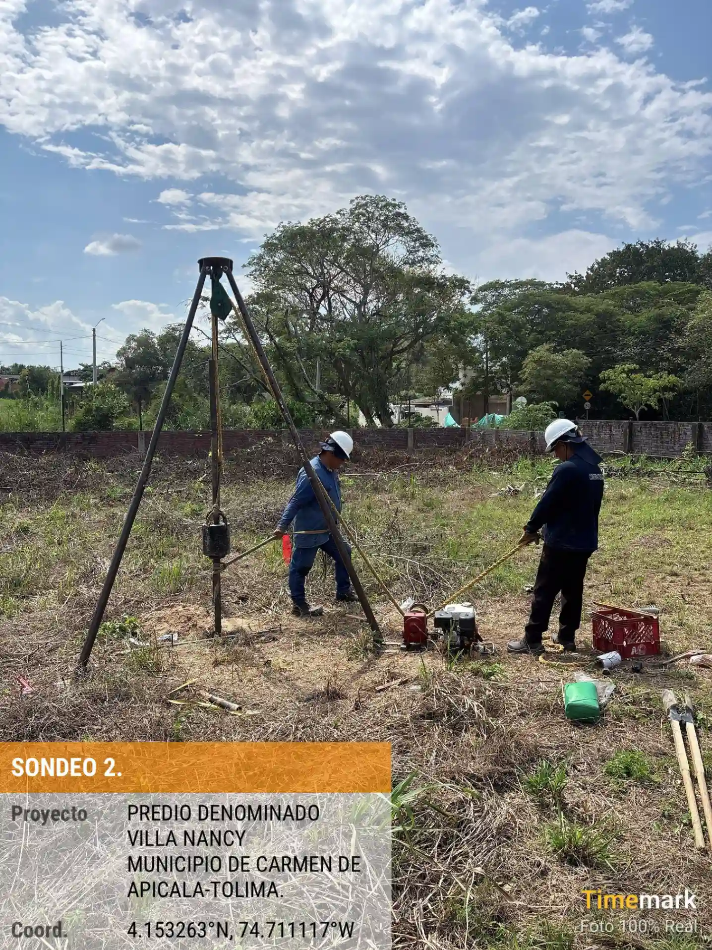 Equipo de geólogos en acción