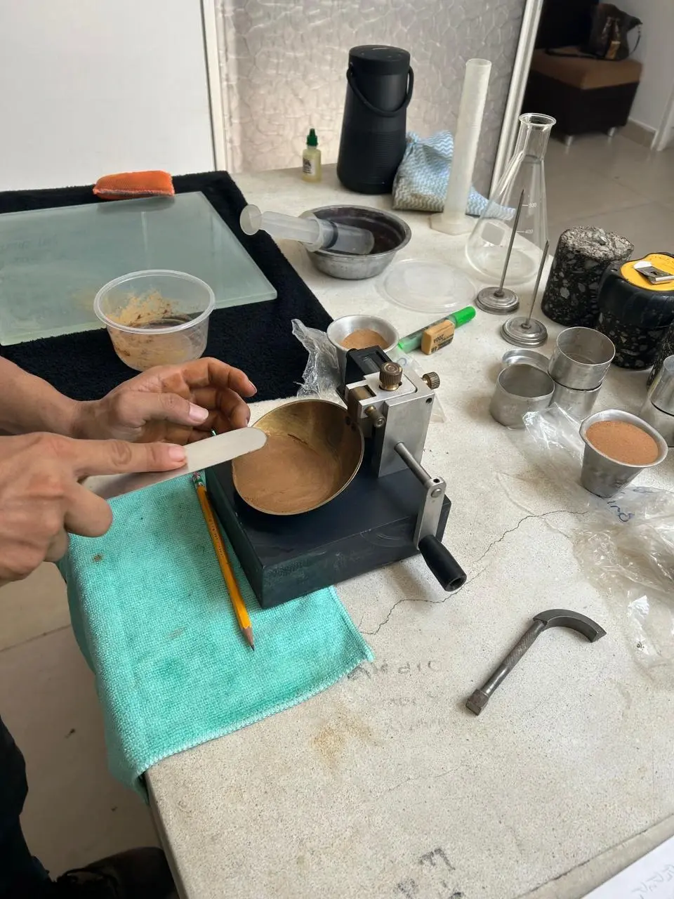 Análisis granulométrico de agregados gruesos y finos