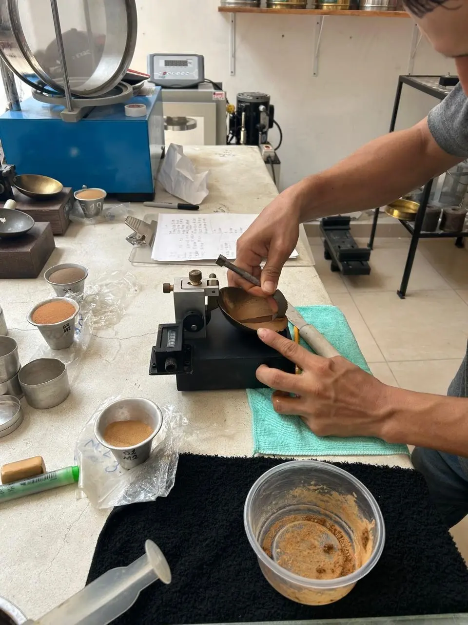 Ensayo de flexión en vigas de madera estructural